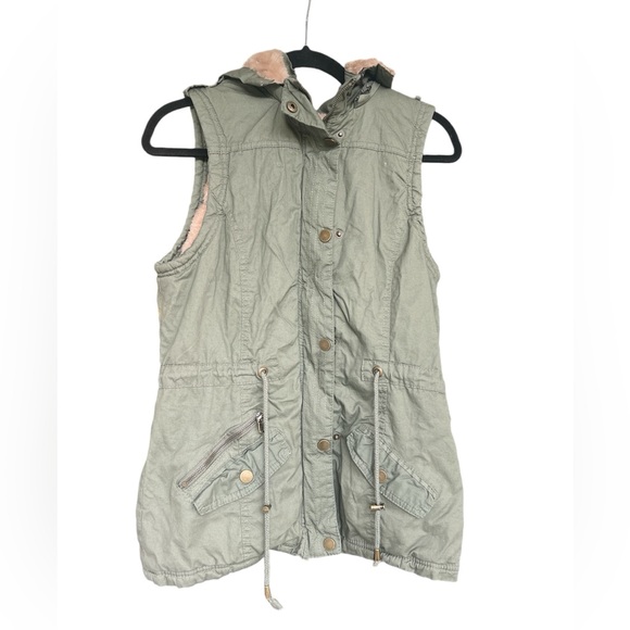 YMI Olive Green Hooded Utility Cargo Military Vest Faux Fur Lined NWT Large - Picture 1 of 5